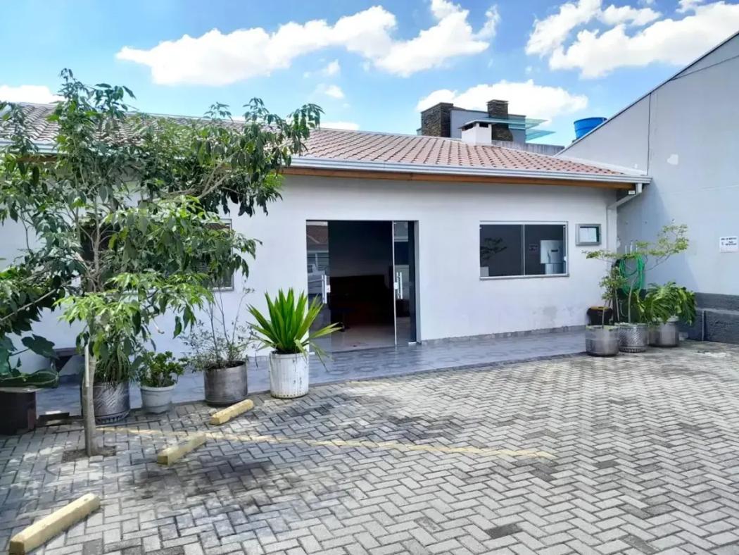 Casa à venda em Xaxim, Curitiba — Hub Urbana