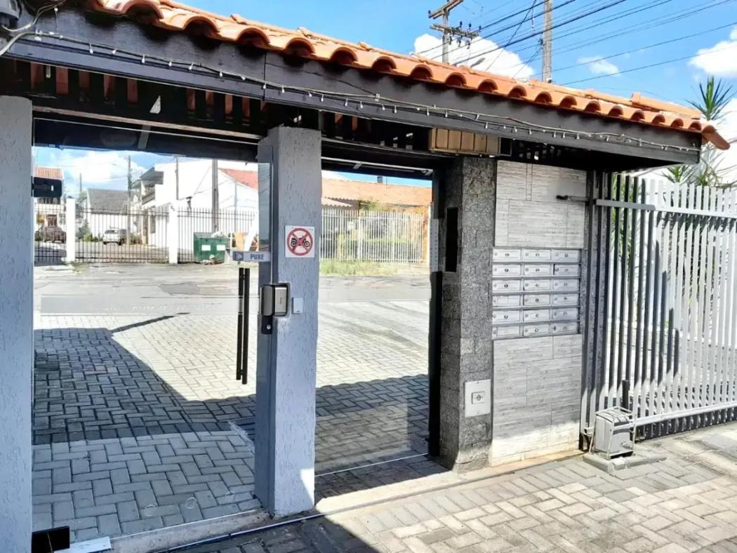 Casa à venda em Xaxim, Curitiba — Hub Urbana