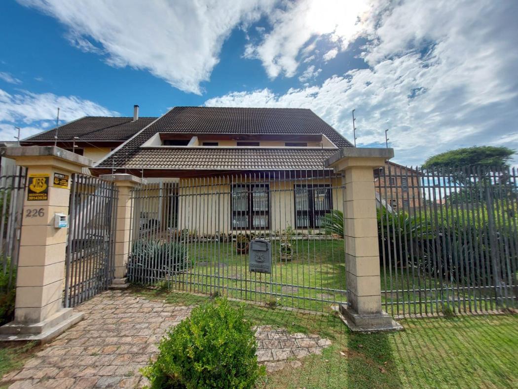 Casa em CURITIBA - PR, no bairro Jardim das Américas - Referência 032-C-BYS