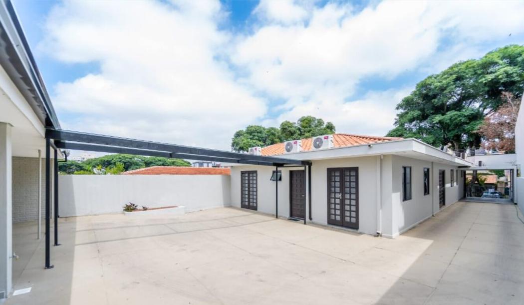 Casa à venda em Água Verde, Curitiba — Hub Urbana