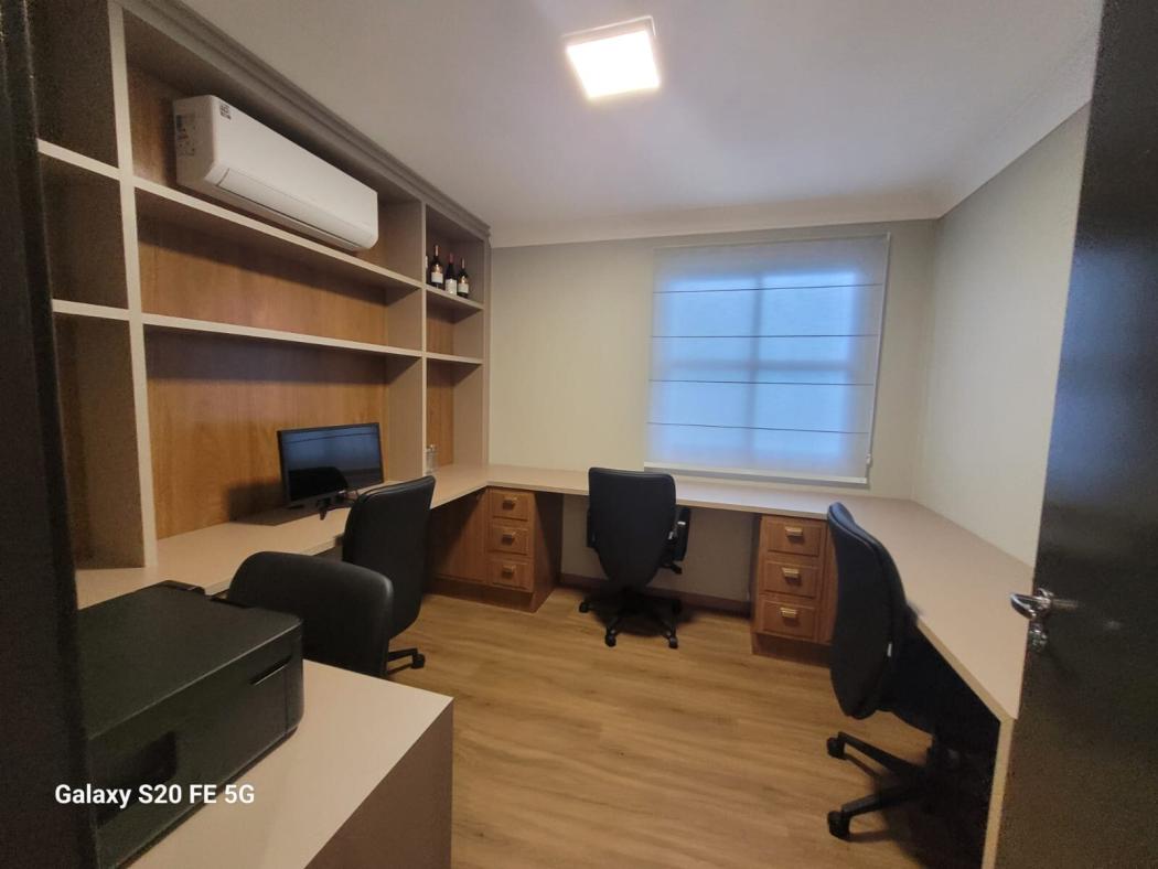 Casa à venda em Água Verde, Curitiba — Hub Urbana