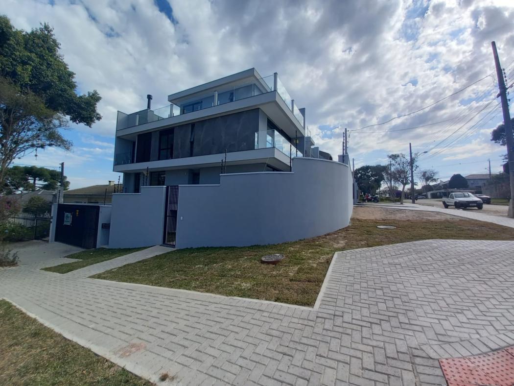 Sobrado à venda com 4 quartos, 265m² - Guabirotuba,Curitiba 