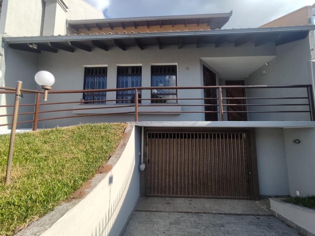 Sobrado à venda com 2 quartos, 221m² - mossunguê,Curitiba 