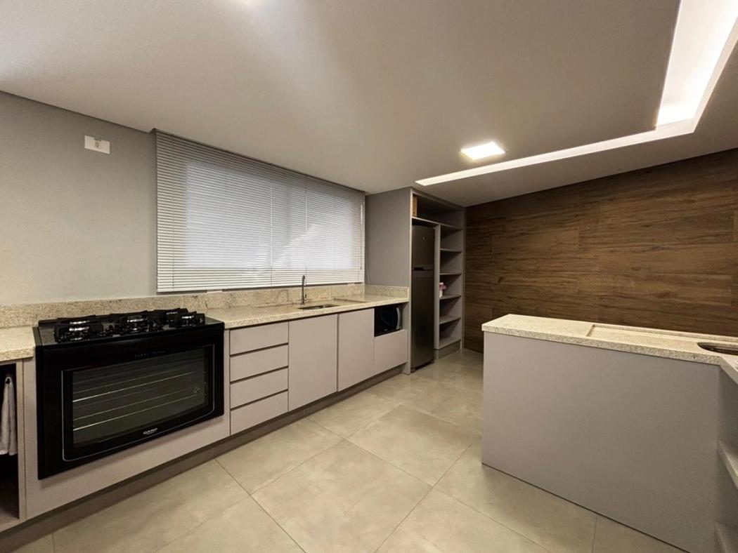 Apartamento à venda em Ahú, Curitiba — Fava Imóveis