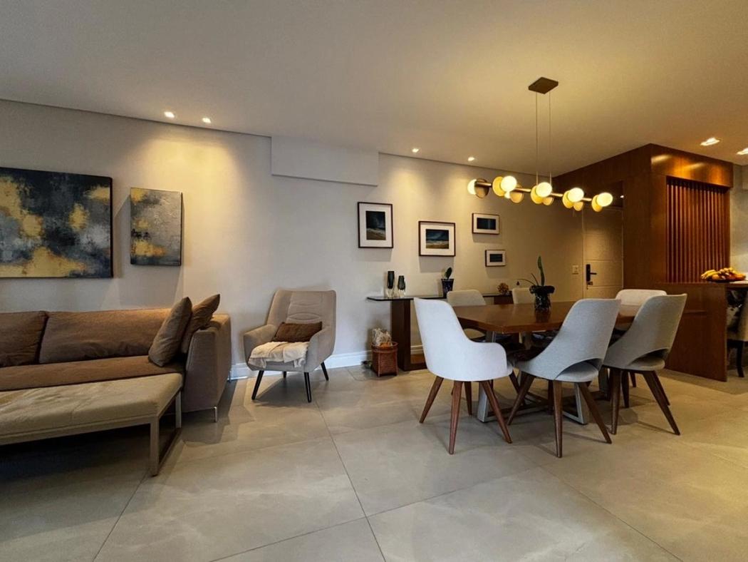 Apartamento à venda em Ahú, Curitiba — Fava Imóveis
