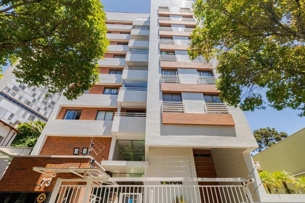 Apartamento semimobiliado com 2 quartos e vaga de garagem no São Francisco