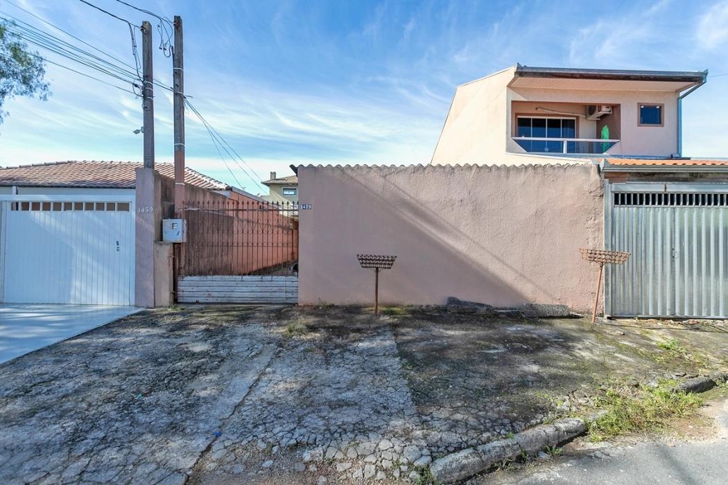  - Terreno com Duas Construções – Excelente Oportunidade no Fazendinha
