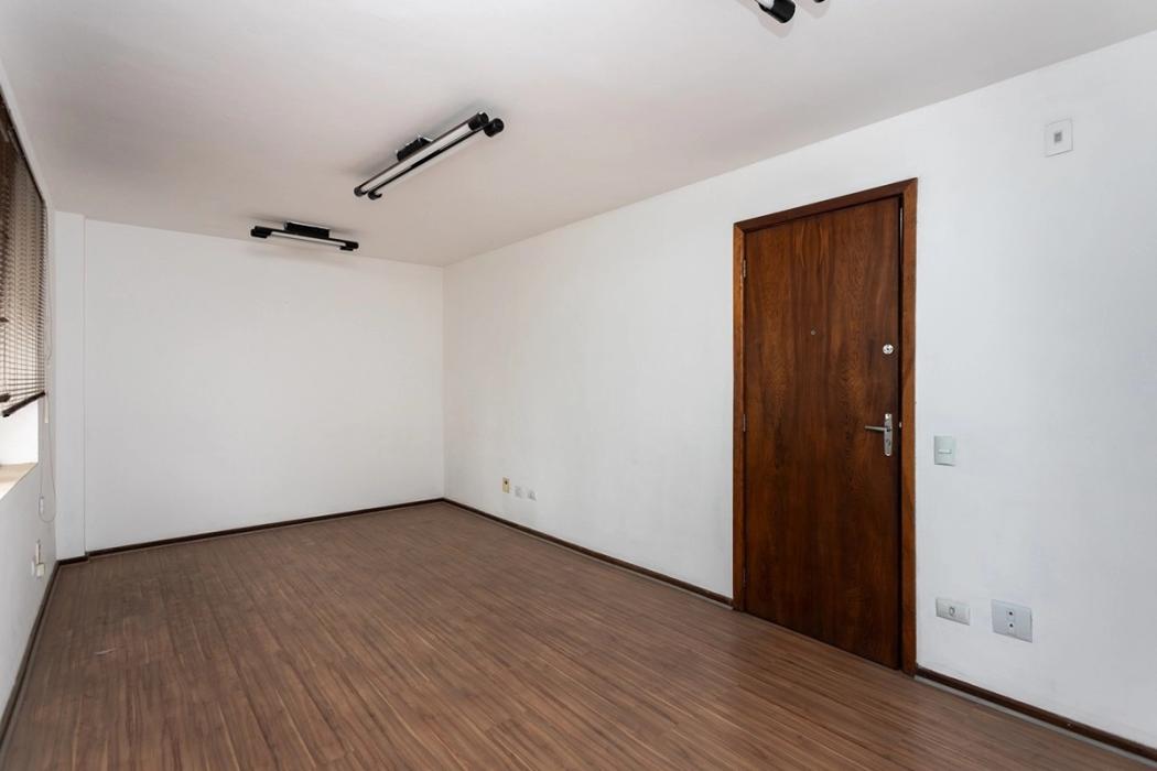 Casa comercial à venda em Centro, Curitiba — Hub Urbana