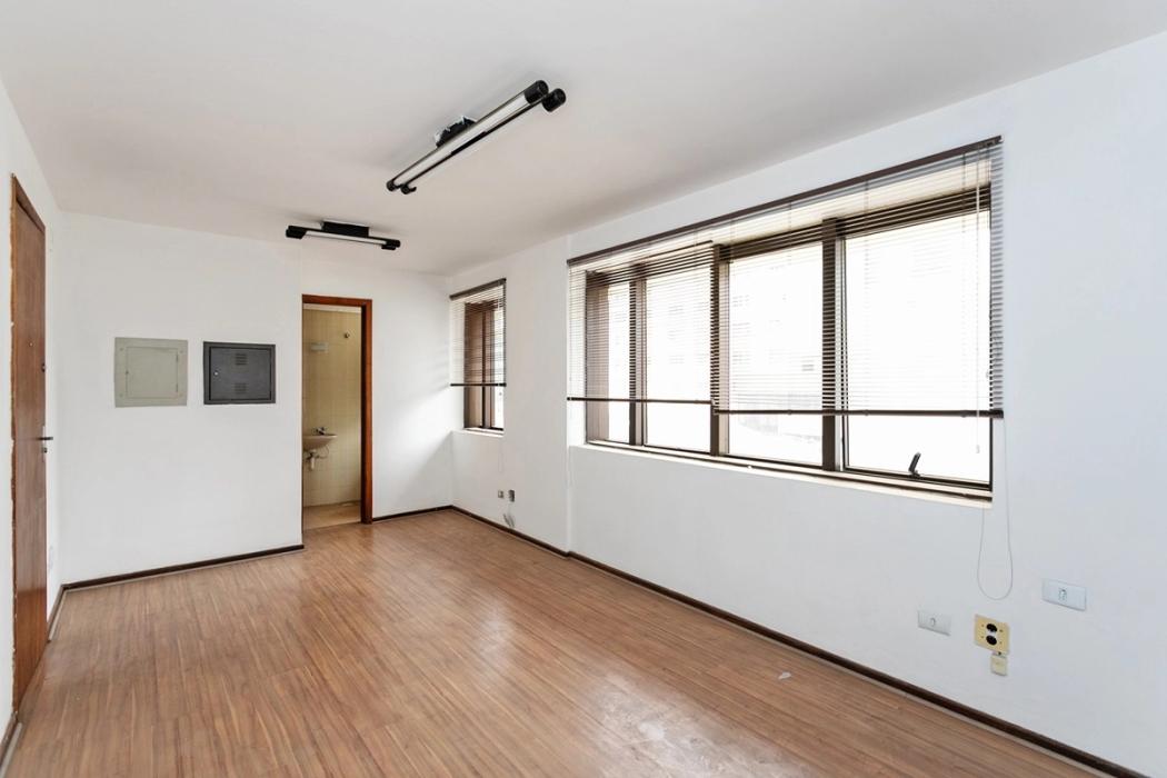 Casa comercial à venda em Centro, Curitiba — Hub Urbana