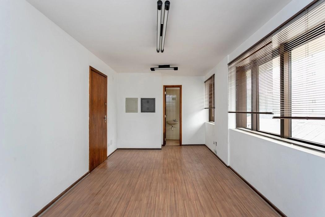 Casa comercial à venda em Centro, Curitiba — Hub Urbana