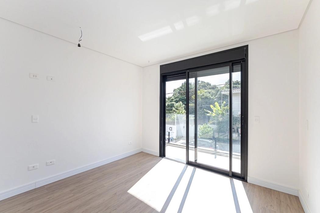 Casa à venda em Santa Cândida, Curitiba — Fava Imóveis