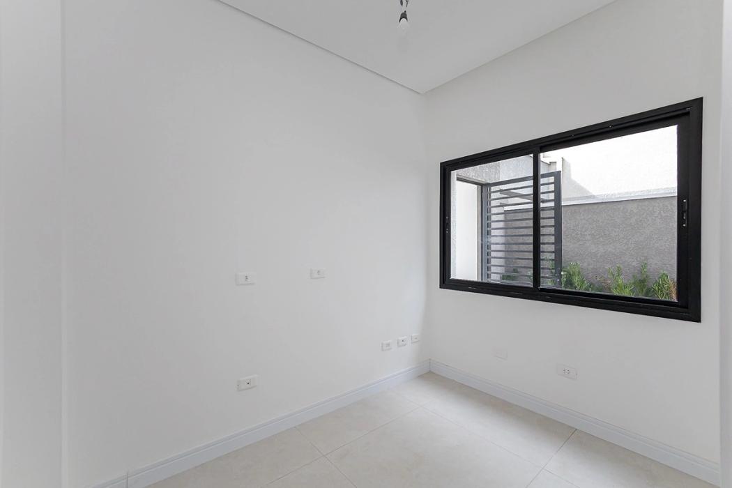 Casa à venda em Santa Cândida, Curitiba — Fava Imóveis