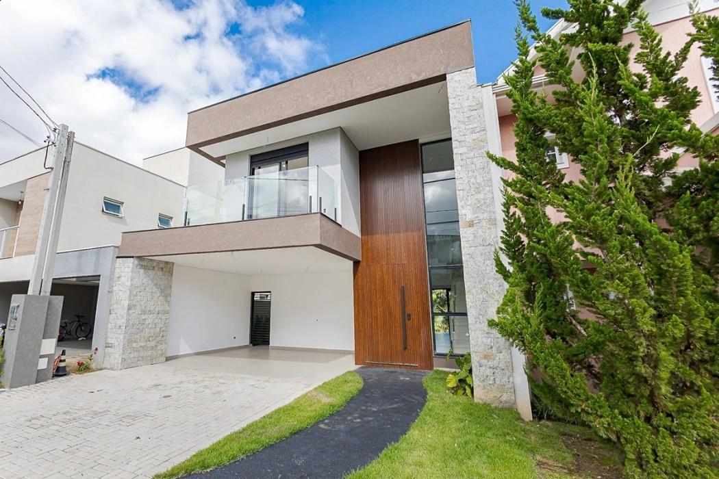 - Alto Padrão com 3 suítes à venda, 234 m² na Rua Theodoro Makiolka
