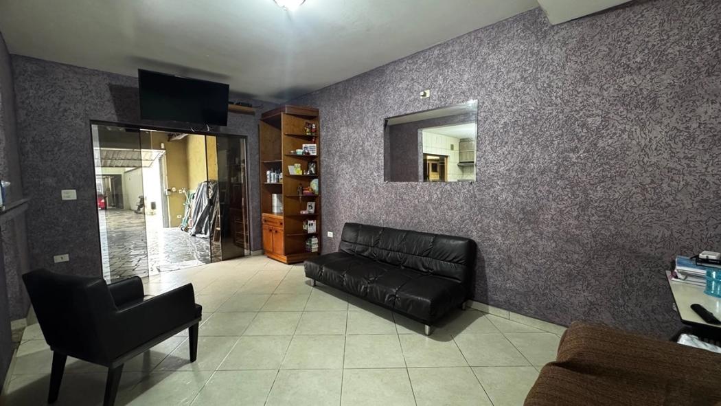 Casa à venda em Capão Raso, Curitiba — Hub Urbana