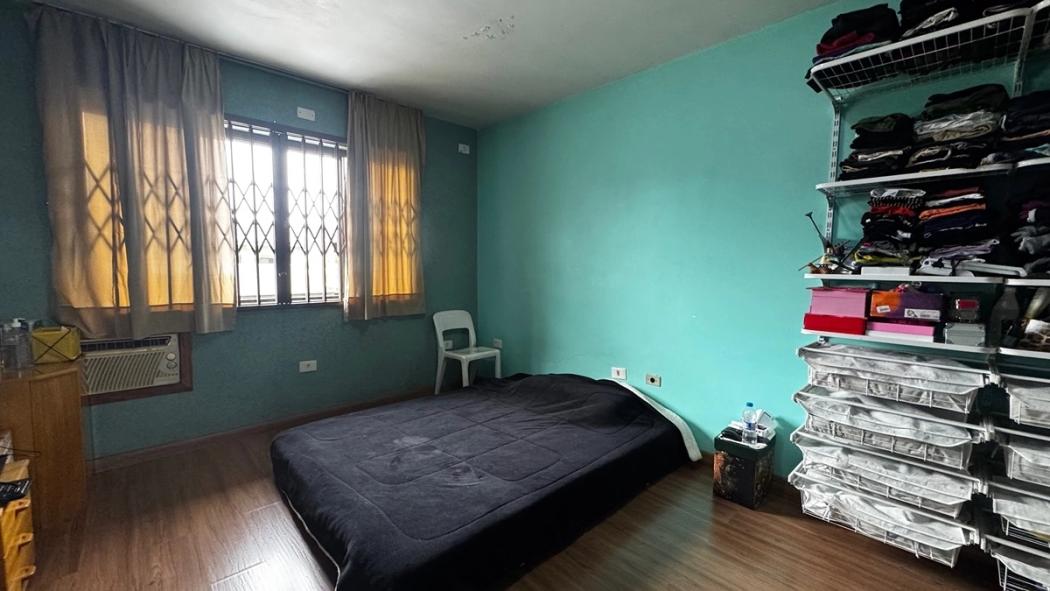 Casa à venda em Capão Raso, Curitiba — Hub Urbana