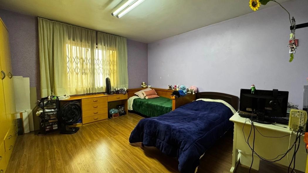 Casa à venda em Capão Raso, Curitiba — Hub Urbana