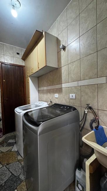 Casa à venda em Capão Raso, Curitiba — Hub Urbana