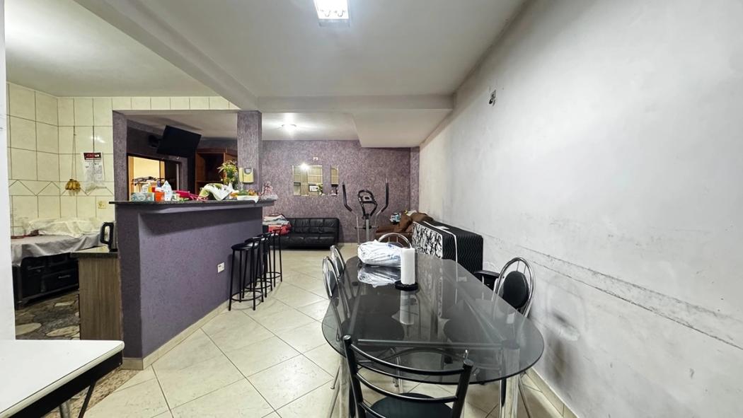 Casa à venda em Capão Raso, Curitiba — Hub Urbana