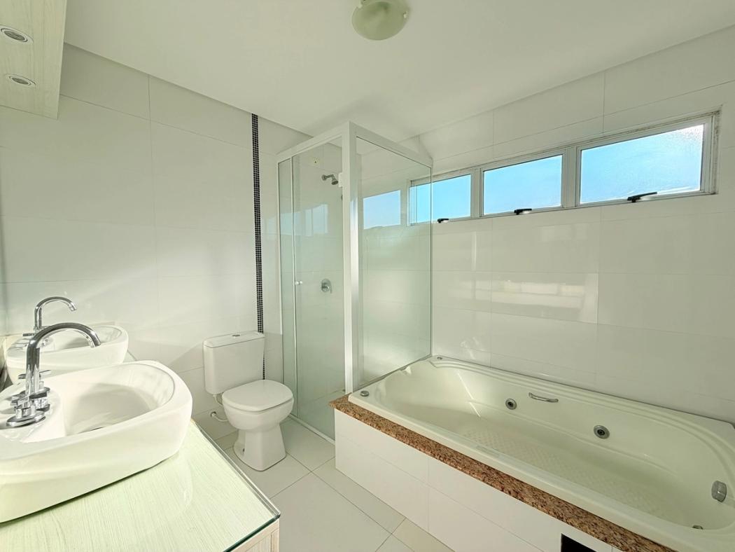Casa à venda em Umbará, Curitiba — Hub Urbana