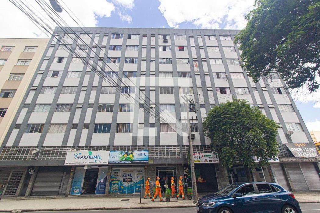 Quitinete à venda no Centro de Curitiba | Semi mobiliada | Próx. UFPR