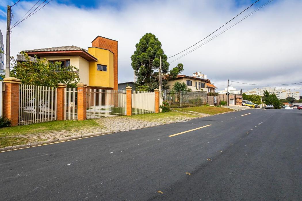 Casa Face Norte de 280m² em Terreno de 468m² - 3 Qts (1 Suíte) e Amplo Quintal - JB3 Imóveis