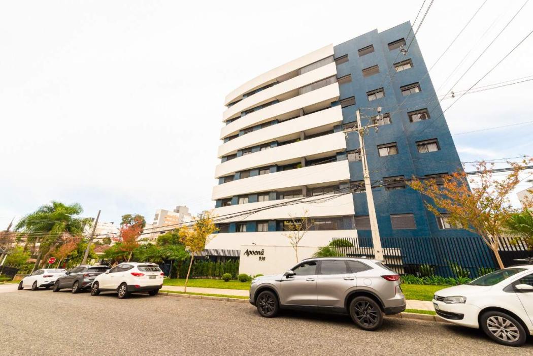 Belíssimo apartamento no coração Água Verde