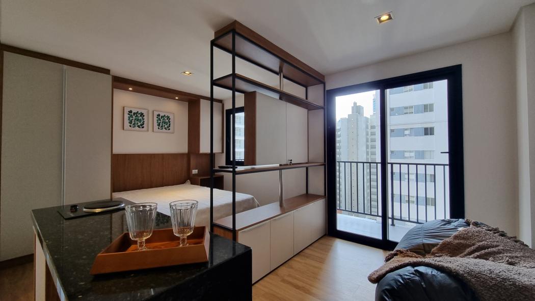 Studio mobiliado no BF2211 ? 9� andar | Face Leste | Centro ? Curitiba�
