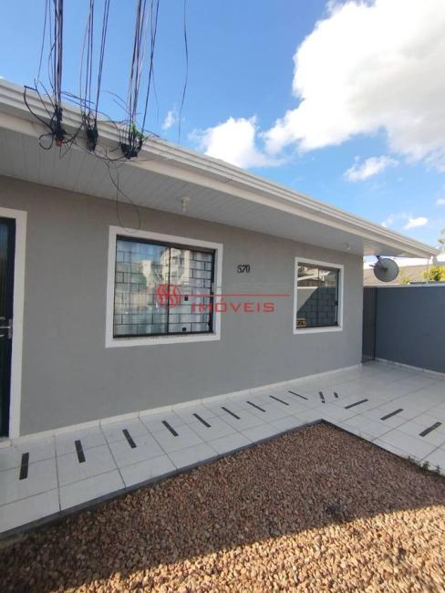 Maravilhosa Kitinete com garagem Capão Raso - 2 quadras Term Pinheirinho