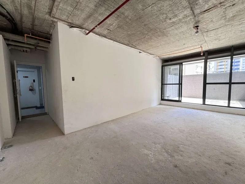  - Sala comercial a venda no Bairro Vila Izabel em Curitiba com uma vaga de garagem