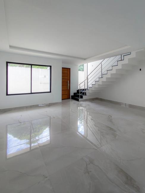 Casa à venda em Tingui, Curitiba — Hub Urbana