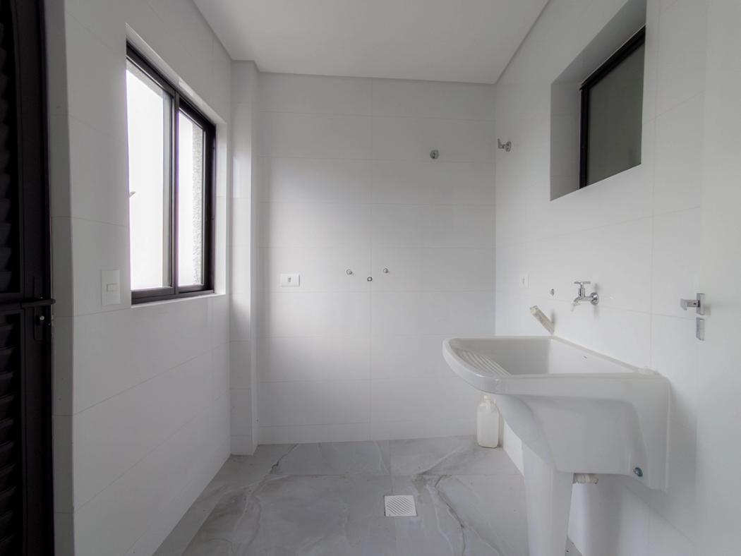 Casa à venda em Tingui, Curitiba — Hub Urbana