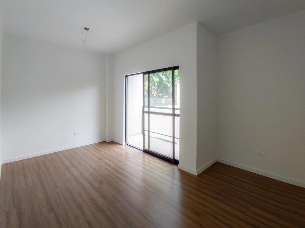 Casa à venda em Tingui, Curitiba — Hub Urbana