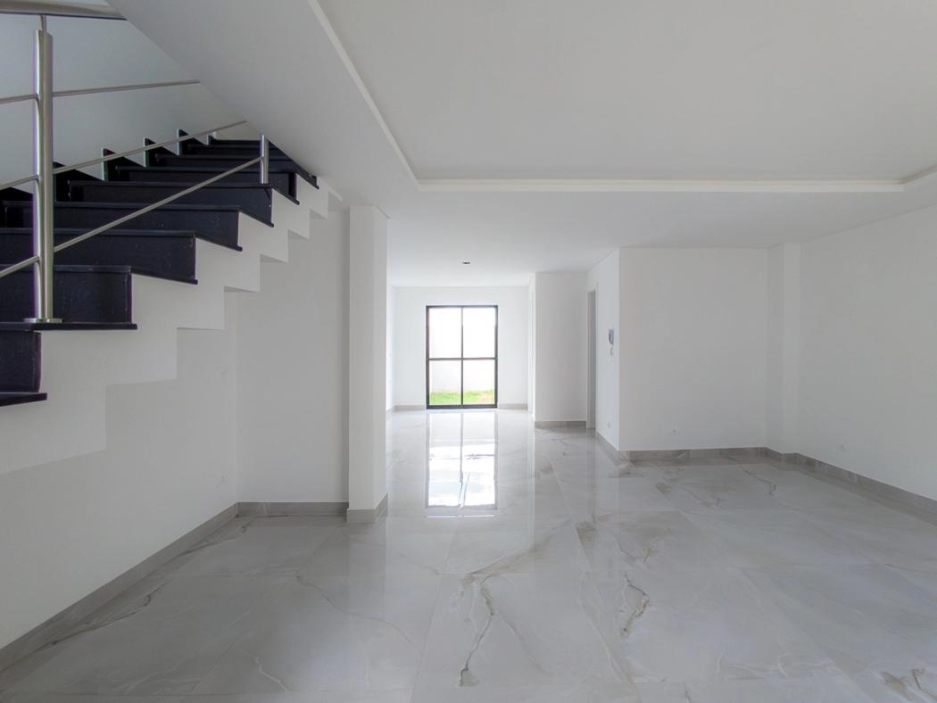 Casa à venda em Tingui, Curitiba — Hub Urbana
