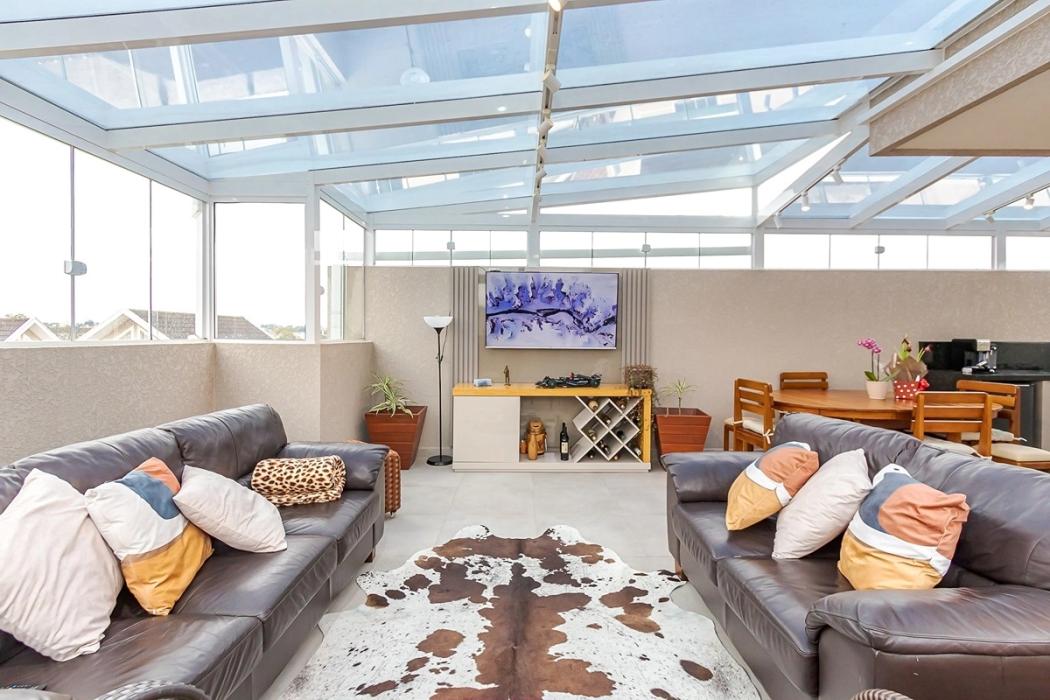  - Sobrado/Triplex em condomínio, com lindo espaço para receber família e amigos, no Bairro Alto