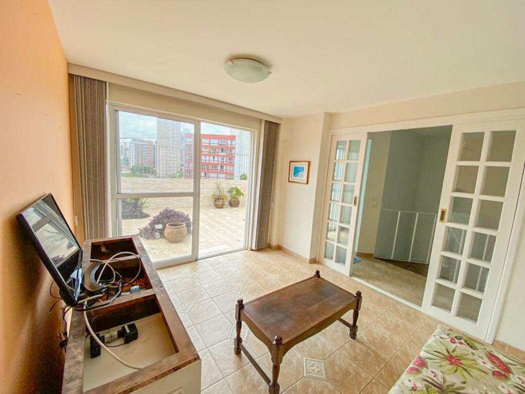  - Oportunidade Única no Centro/Batel: Apartamento Duplex  1 dormitório