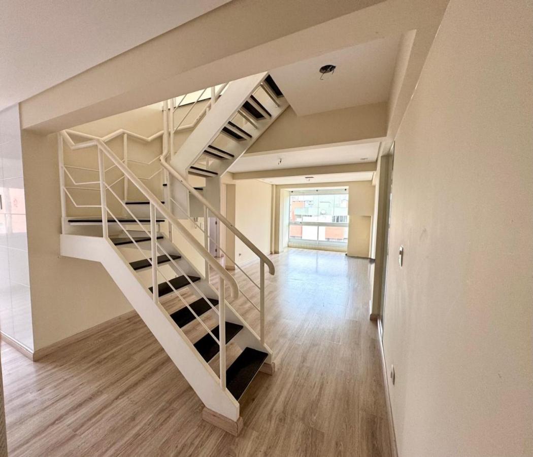 Apartamento em Curitiba - PR, no bairro Juvevê - Referência AD0007-FE0E