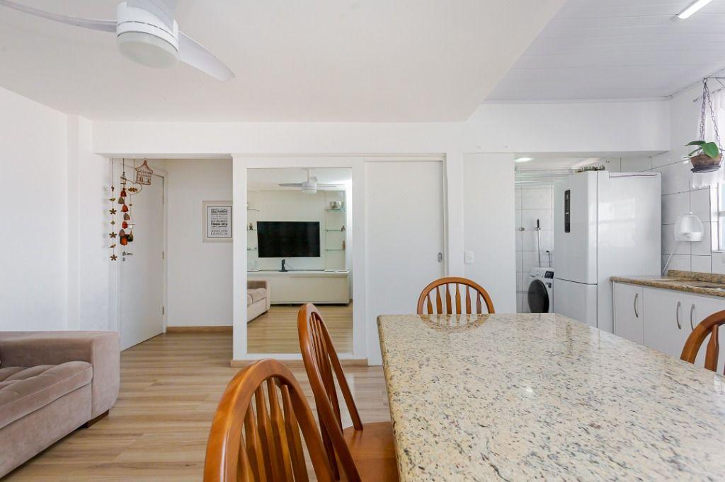 Apartamento em Curitiba - PR, no bairro Centro - Referência AD0009-CIMV