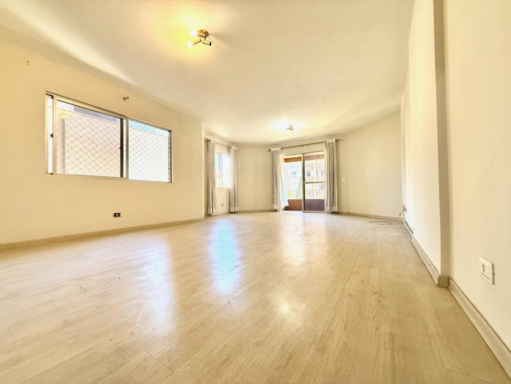 Apartamento em CURITIBA - PR, no bairro Bigorrilho - Referência AP0001RQ-RAQ