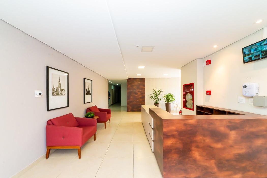  - Apartamento com 2 quartos e suíte no Portão, com sacada e churrasqueira