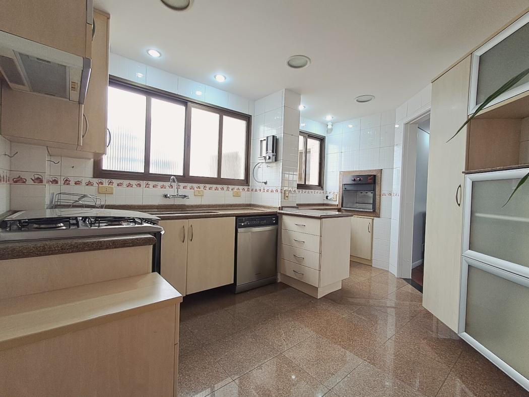 Apartamento para alugar em Água Verde, Curitiba — Hub Urbana