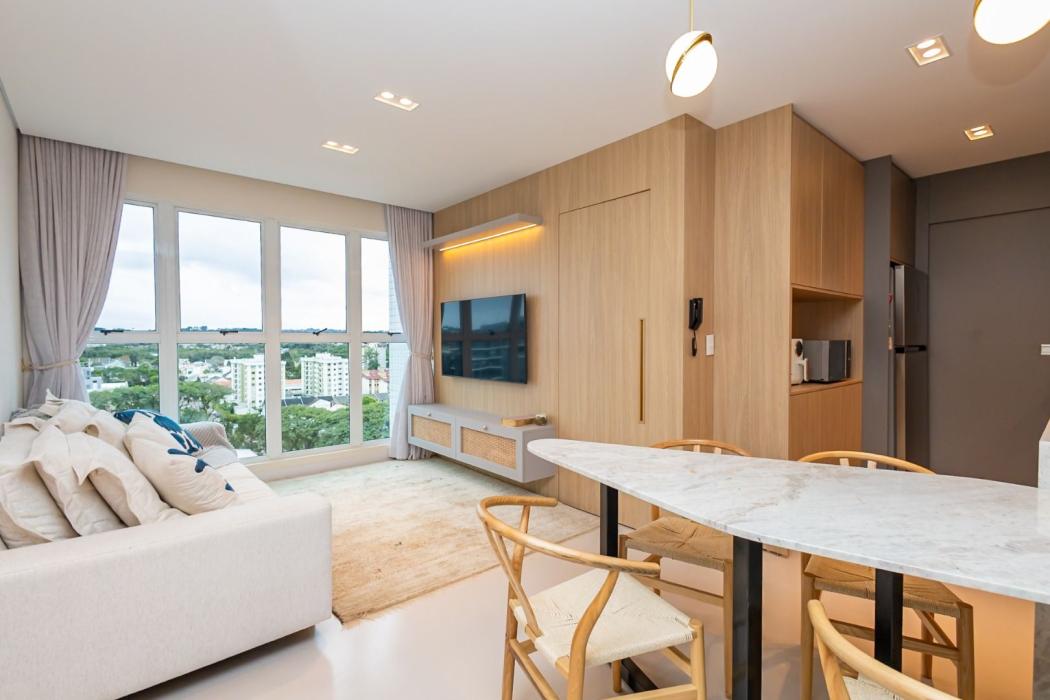 Apartamento em Curitiba - PR, no bairro Cabral - Referência AP0037-SIRO