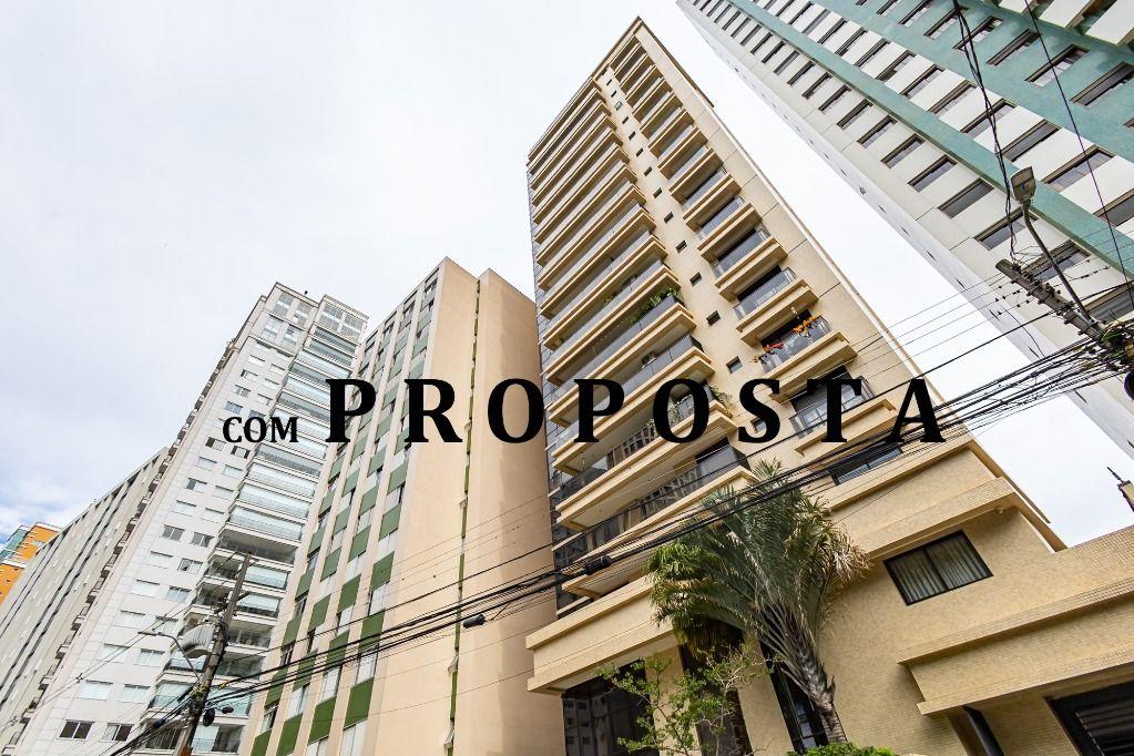 Apartamento em Curitiba - PR, no bairro Agua Verde - Referência AP0040-MACF