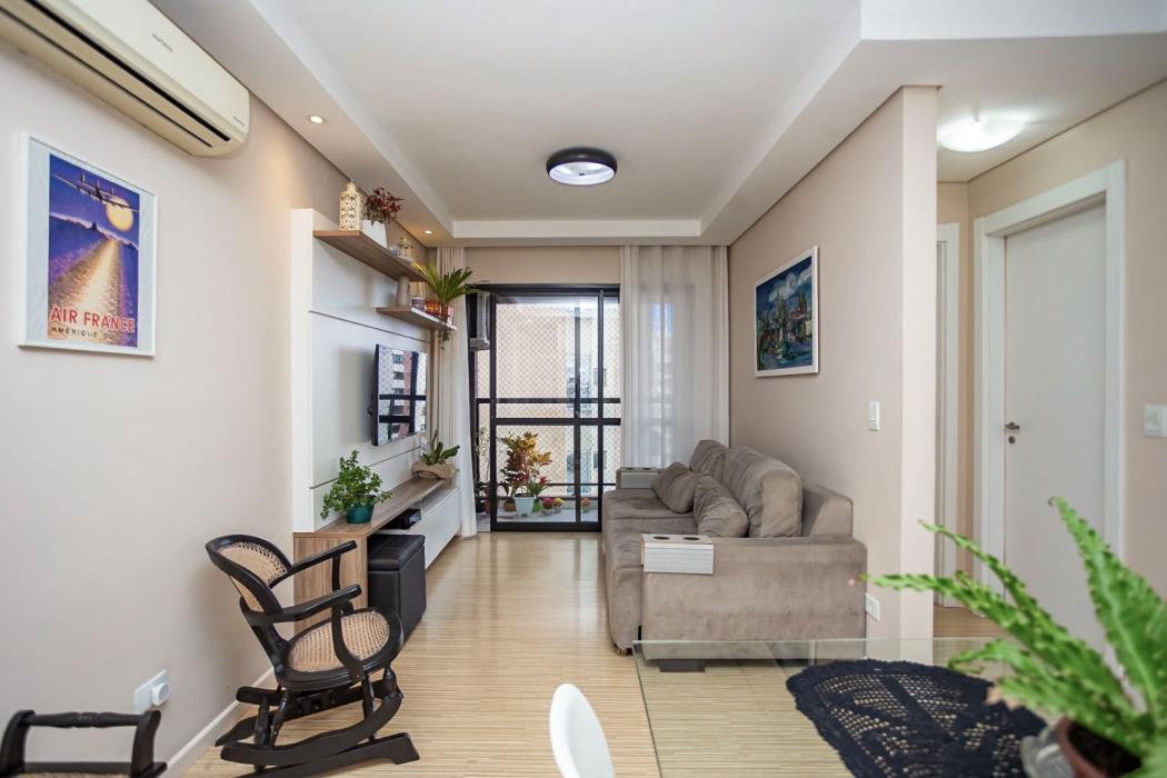 Apartamento em Curitiba - PR, no bairro Cristo Rei - Referência AP0042-SIRO