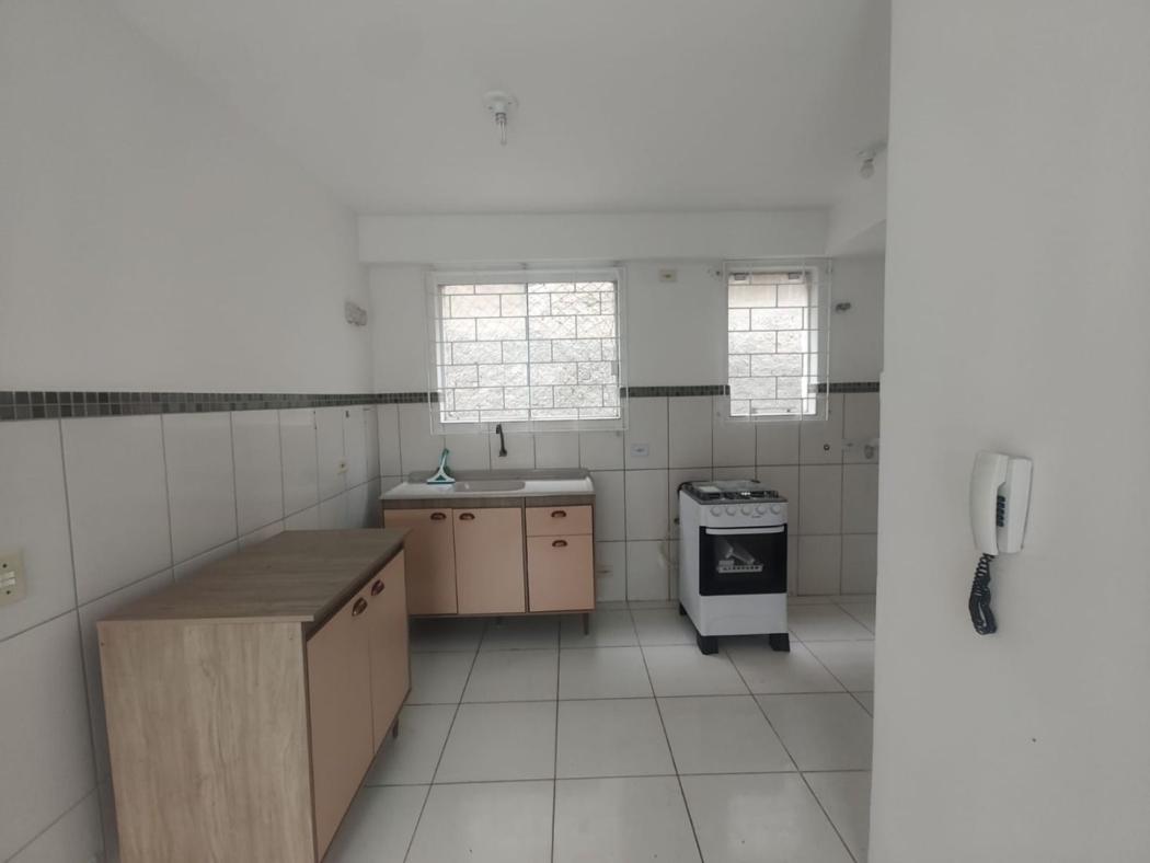  - Apartamento para alugar por R$ 1.350,00/mês - Guarani - Colombo/PR