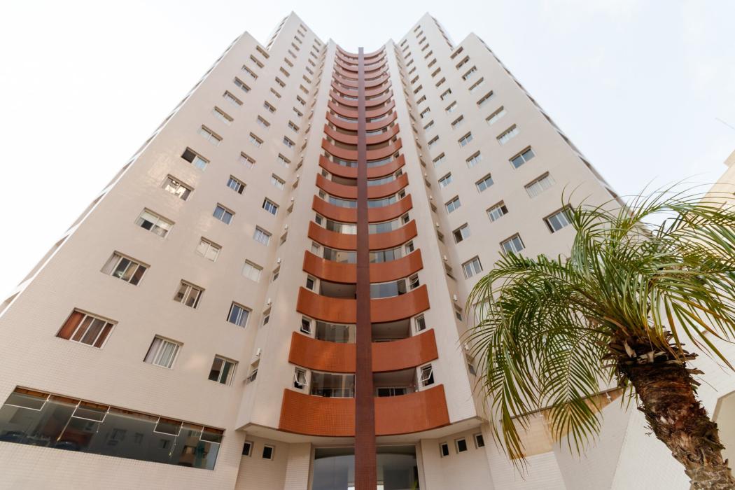 Apartamento em CURITIBA - PR, no bairro Água Verde - Referência AP0075-SCB