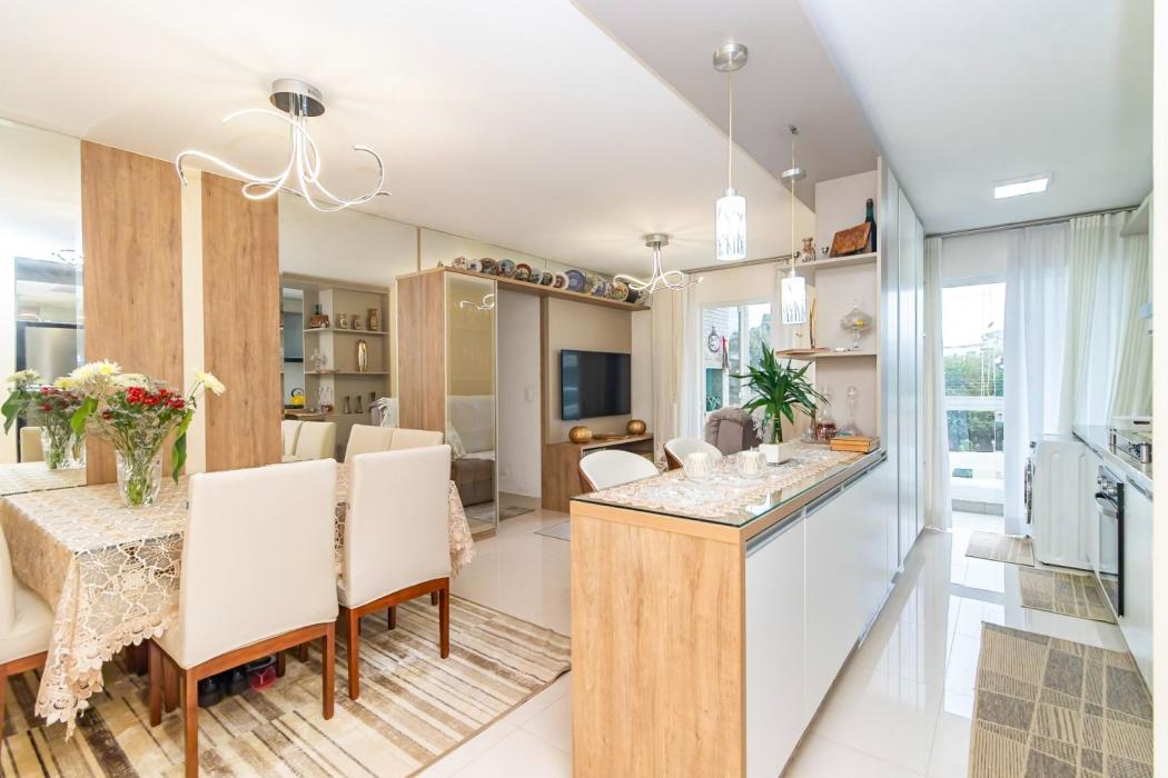 Apartamento semimobiliado com 3 quartos, suíte com closet e sacada gourmet no Xaxim - voa corretor