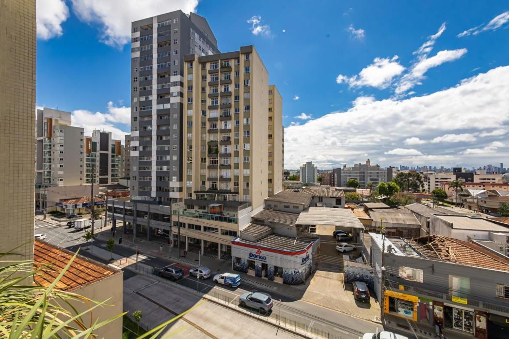 Apartamento em Curitiba - PR, no bairro Água Verde - Referência AP0110-ARBQ
