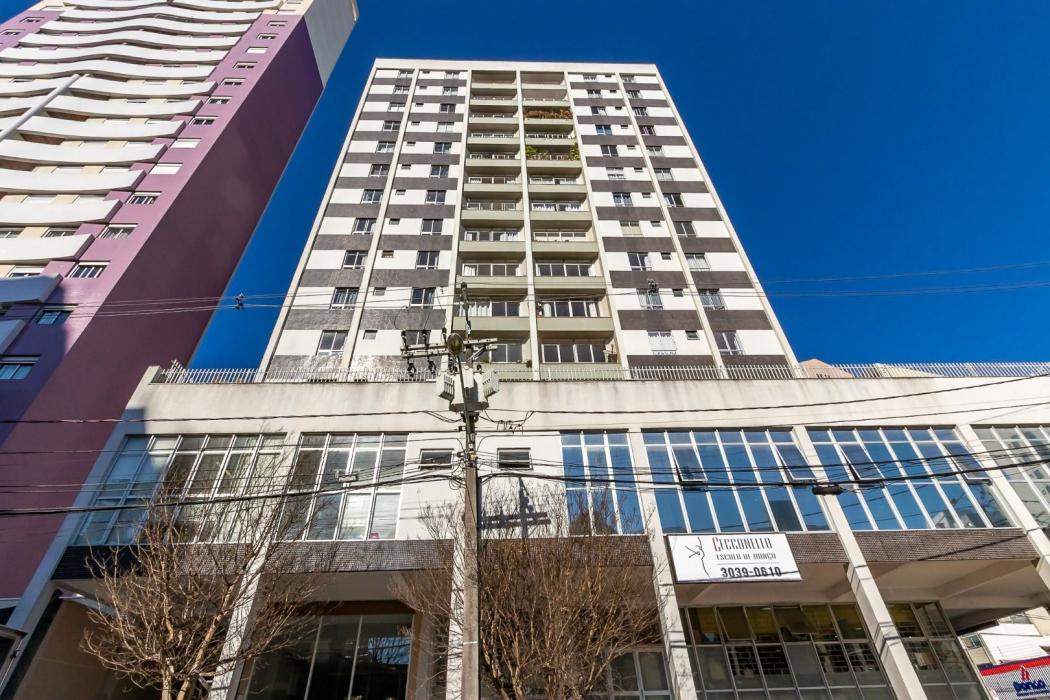 Apartamento com 3 dormitórios - Água Verde