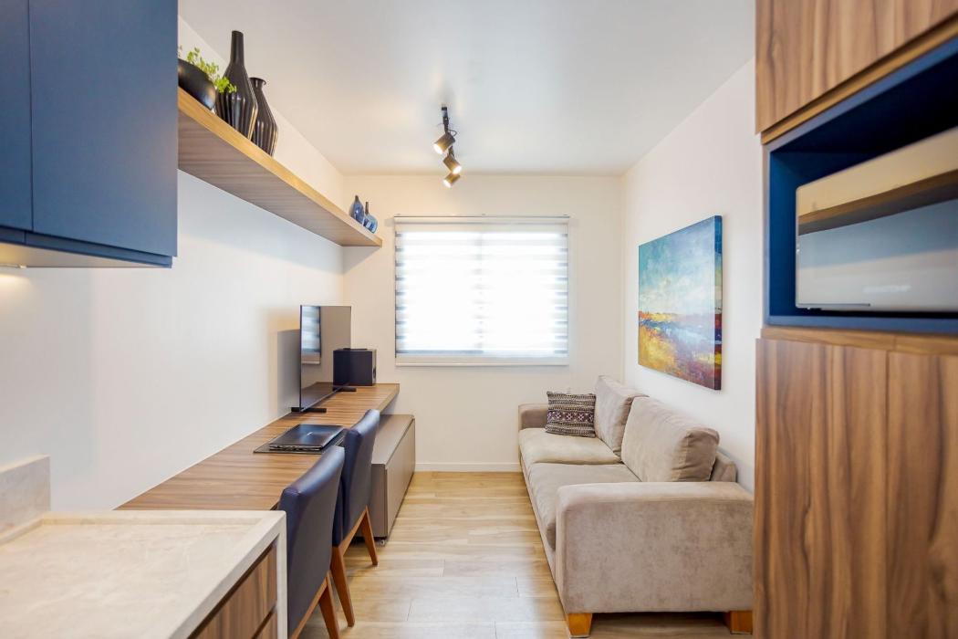 Apartamento em Curitiba - PR, no bairro Mercês - Referência AP0137-TOBE