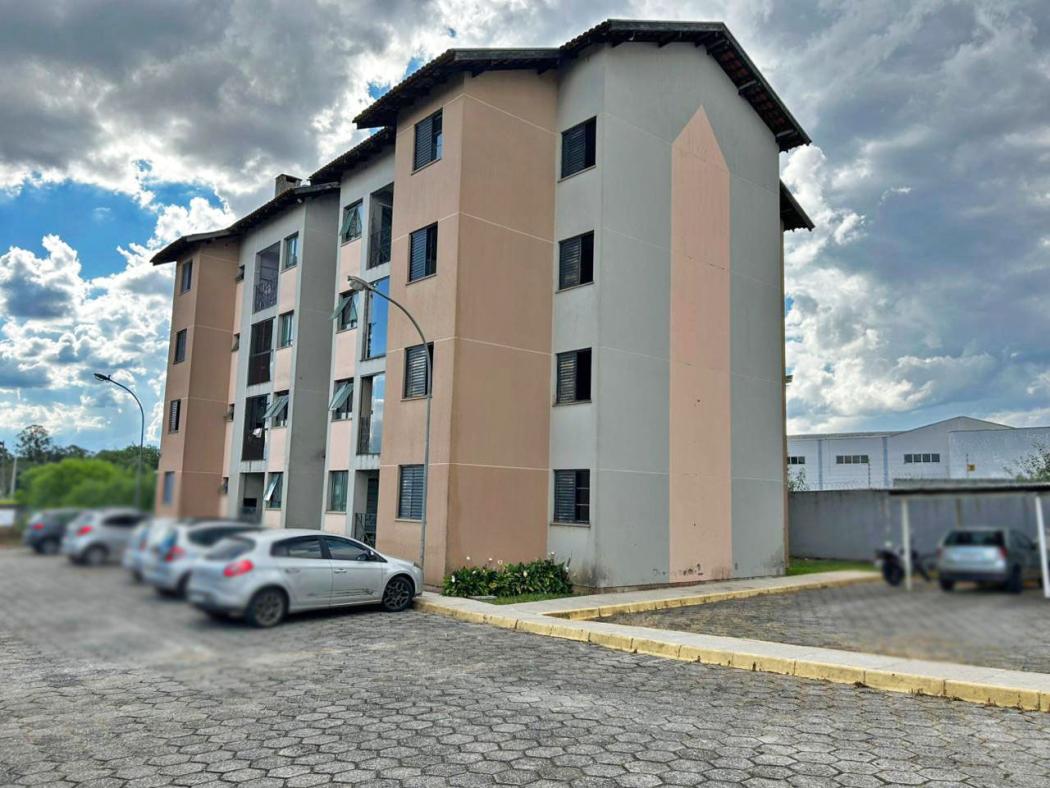 Apartamento à venda em Emiliano Perneta, Pinhais — Fava Imóveis